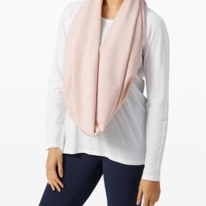 Lululemon Vinyasa Scarf (Heathered Misty Pink)